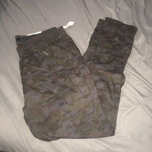 Gap Dark Camouflage Cargo Joggers